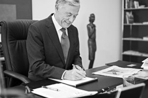 Horst Köhler bei der Arbeit in seinem Büro in Berlin, September 2016 (Fotograf: Dennis Williamson).